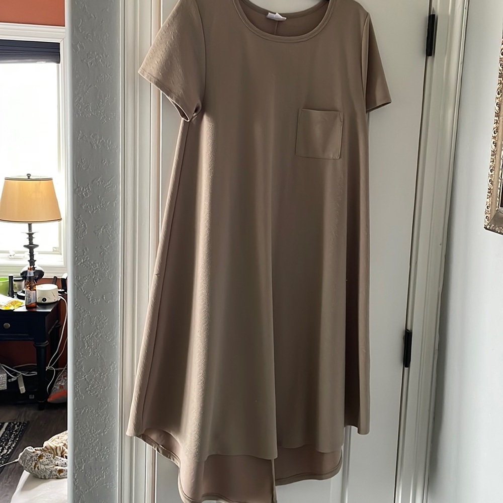 Lularoe Carly tan waffle fabric large